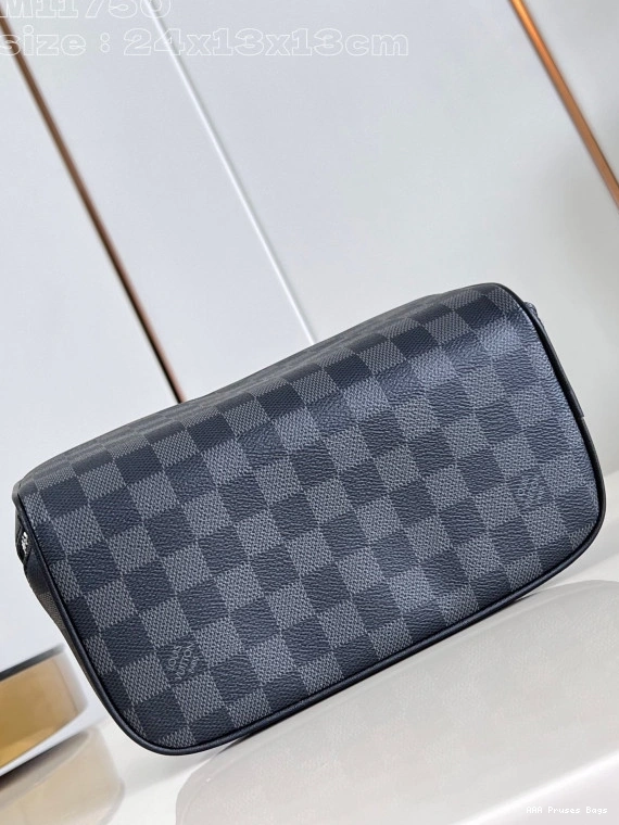 AAA Pruses Bags TOILETRY BAG-24*13*13CM LOUIS VUITTON 0808